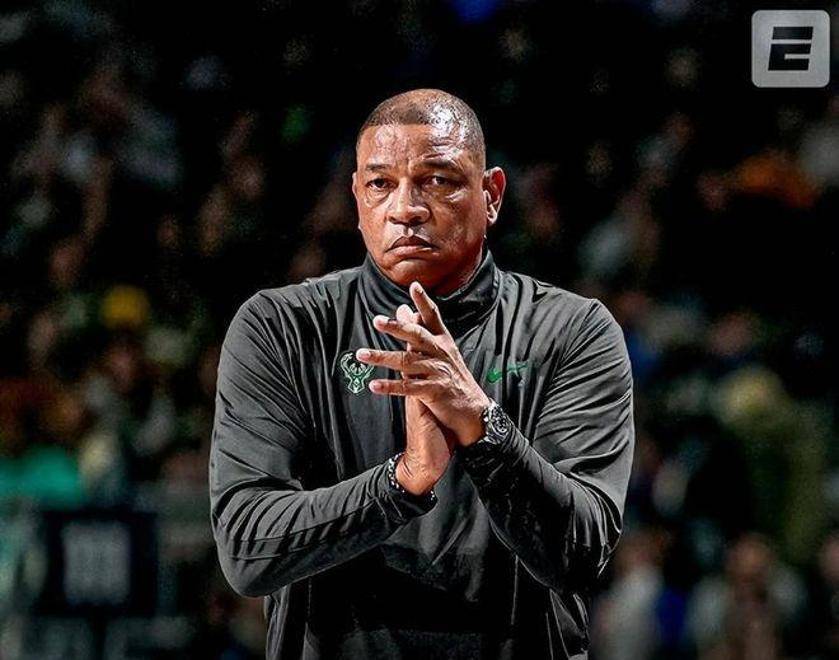 里弗斯当选最佳教练，费城人跻身季后赛