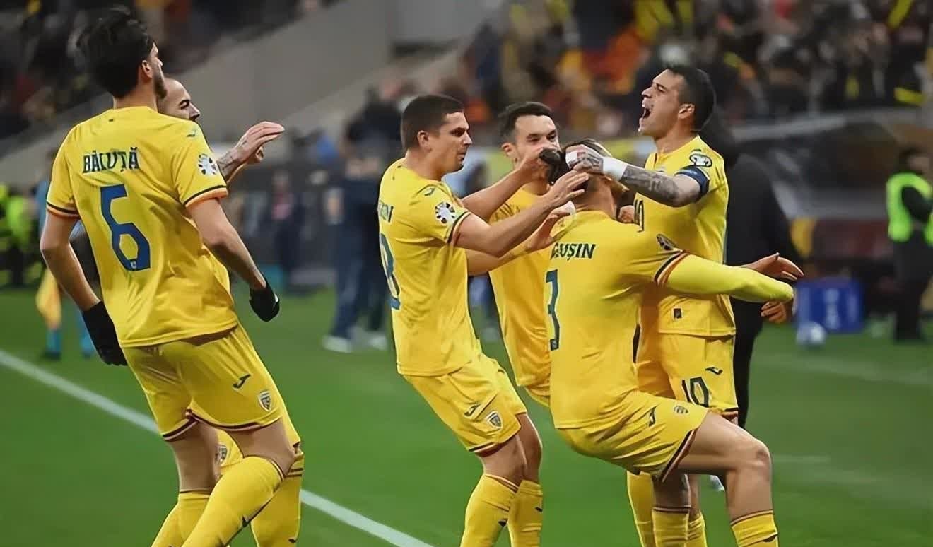 欧国联比赛激战正酣现场观众尖叫 欧国联比赛激战正酣现场观众尖叫