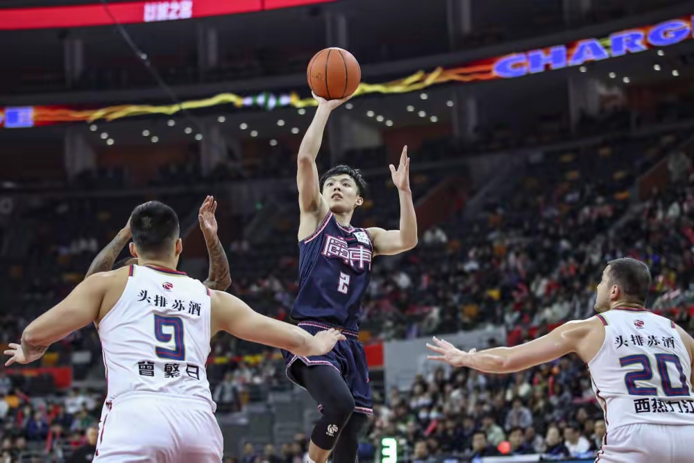 关于广东队在比赛中表现出迅猛实力,瞬间掌控胜利的信息 关于广东队在比赛中表现出迅猛实力,瞬间掌控胜利的信息