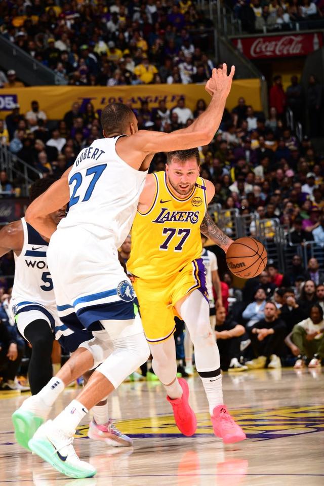 雄鹿狂砍东契奇分,刷新队史纪录迎来新赛季高光!的简单介绍 雄鹿狂砍东契奇分,刷新队史纪录迎来新赛季高光!的简单介绍