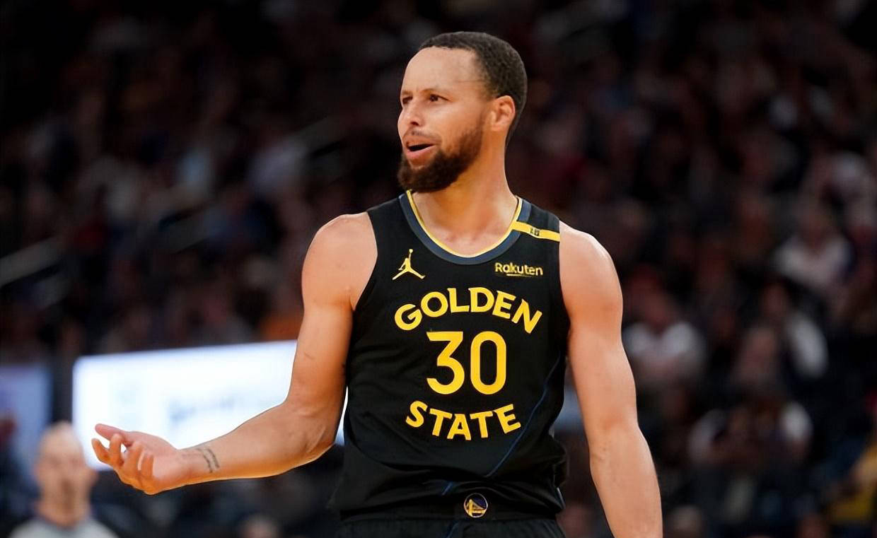 库里迎来五赛季高光表现，加拿大队球迷沸腾！的简单介绍