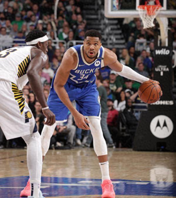 字母哥连续七场比赛得分超过比赛规则变更，雄鹿不断突破！的简单介绍