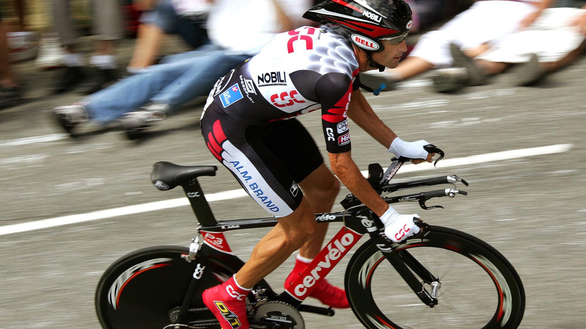 蒂姆在巴黎圣日耳曼比赛中反败为胜，大比分获胜引发热议！全场沸腾不已